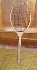 Ancienne raquette de tennis en