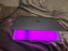 MacBook Pro 13 Pouces Touch Bar 2019 256 GB Gris Sidéral i5-8eme Génération 