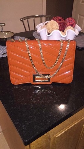 Pochette femme avec chaîne