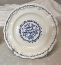 152-GIEN. Une Assiette plate