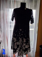 2 - Robe bleue motif floral