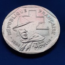 Pièce commémorative de 2 francs Jean Moulin en nickel année 1993 TTB nettoyée.