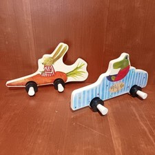Paire De Porte Manteaux Enfantins Ikea, Crocodile Et Lapin,En Bois, Humoristique