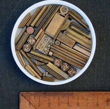 Lot de fers à dorer plaque matériel de reliure dorure ancien cuir bronze/laiton°