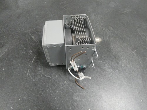 Magnétron pour micro - magnétron,