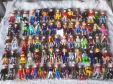 Lot de 75 personnages /
