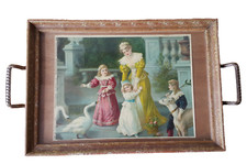 Plateau ancien avec une chromographie sous verre, scène de famille :