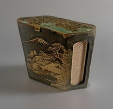 Ancienne boîte d'allumettes  japonaise laque noir laiton signée