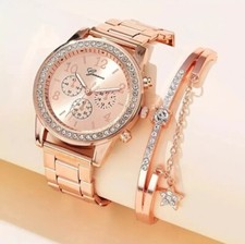 Montre pour Femme à la Mode - Couleur Or Rose Bracelet Acier - Chic et Élégante