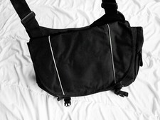 sac en bandoulière pour Ordi et Rangement Canettes Red Bull