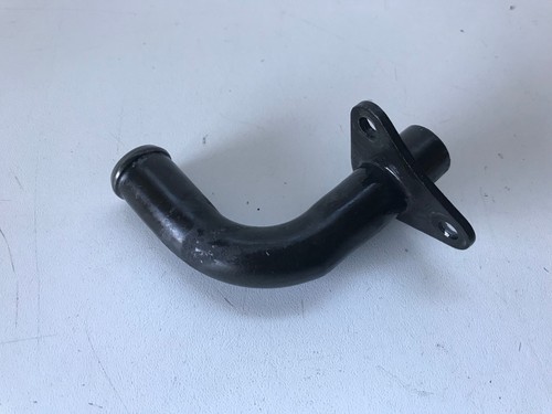 Une durite rigide moteur - une,