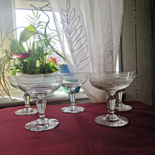 5 coupes a champagne en