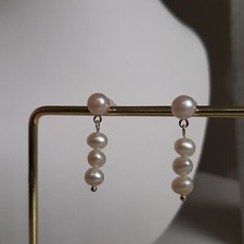 boucles d'oreilles clous plaqué or perles de culture blanches