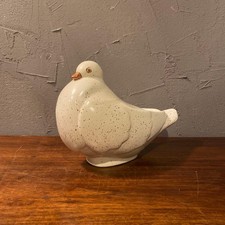 Sculpture de pigeon en