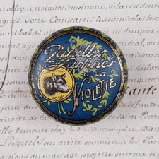 Rare Boîte pharmaceutiue Loup