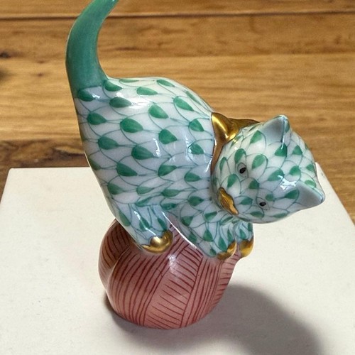 Mini figurine résille verte