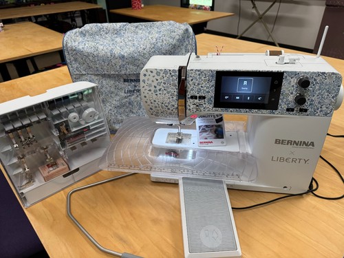 Bernina b495 sewing - bernina,