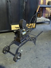 Ancien pompe à eau  vintage objet vintage style industriel