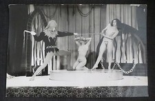 SEINS NUS scène de spectacle