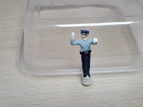 Personnage figurine gendarme - personnage,