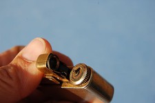 ANCIEN BRIQUET ROWENTA GAS PETIT GERMANY doré ----//A2//