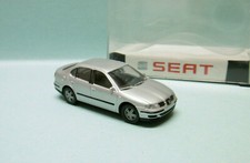 AWM - SEAT TOLEDO gris