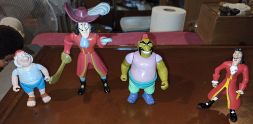 Lot figurines peter pan - 4,