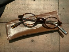 LUNETTES DE VUE LOUPE STYLE ÉCAILLE, x3, AVEC ÉTUI