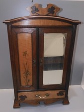 -BELLE ANCIENNE ARMOIRE DE POUPEE BOIS ART NOUVEAU avec 4 TREFLES en APPLIQUE  D
