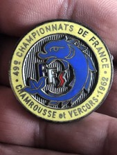 Broche insigne SKI Ancien Championnat de FRANCE 1963 FFS fabrication AUGIS