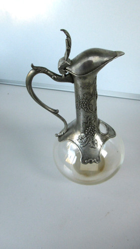 Aiguière verre étain - et, de