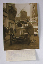 Course de Côte au Ralenti. Photo de la Renault ‘‘ Teuf -Teuf ’’ Rue Lepic. 1964.