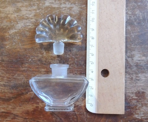 Ancien flacon parfum - de, "mais