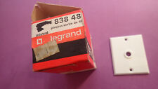 Legrand 83848 - Plaque Sortie de fil boite de dérivation Legrand MISTRAL