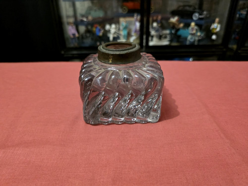 Encrier ancien verre moulé - en,