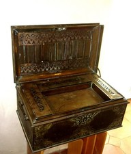 Ancien coffre en laiton bronze