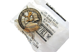 ARTILLERIE BELGE ? INSIGNE A IDENTIFIER  (SOUS EMBALLAGE D'ORIGINE) BELGIQUE ?