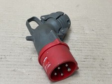 Prise électrique 5 fiches marque LEGRAND IPRA 52264