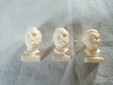 TOTAL, 3 FIGURINES
