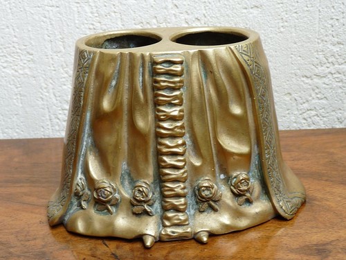 Superbe rare ancien bas - , d'