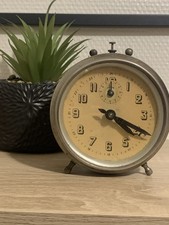 Réveil Mécanique Ancien À