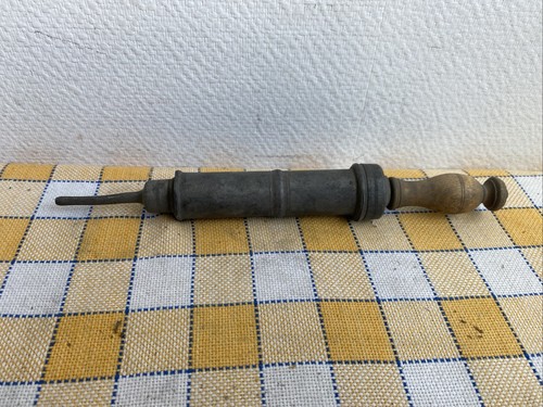 Ancienne seringue graisse - a,