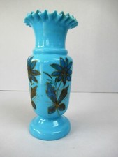 Vintage Plissé Main Soufflé Pontil Vase Lactée Verre Bleu Ciel Doré Floral Rare