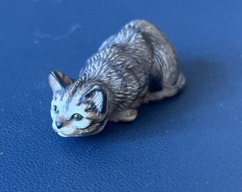 Adorable figurine chat tapi - adorable,