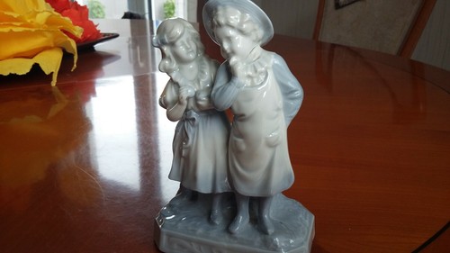 Statuette porcelaine - statuette, en