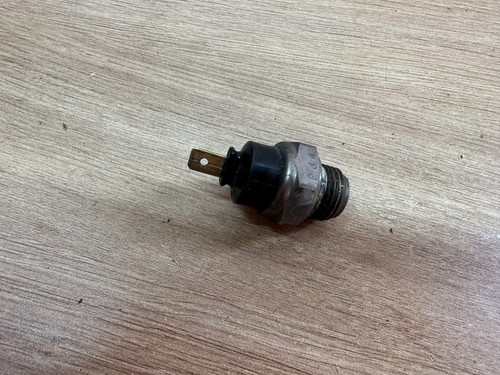 Une sonde radiateur moto - une,