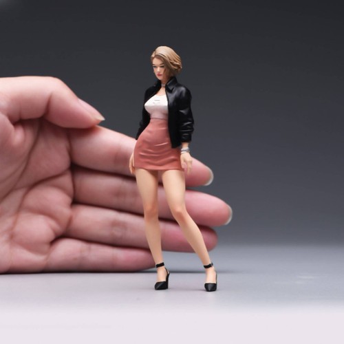 Figurine femme échelle 18 - figurine,