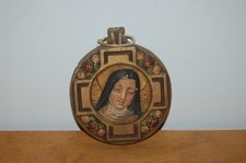 ANCIEN MEDAILLON EN PLATRE