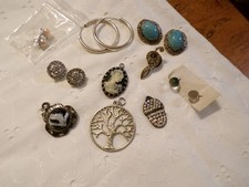 Lot de 10 bijoux anciens ou