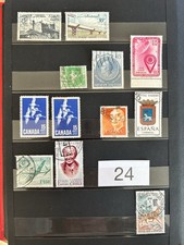 Lot de 12 Timbres Du Monde Entier
